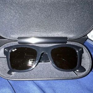 WAYFARER RAY-BAN STORIES GLASSES